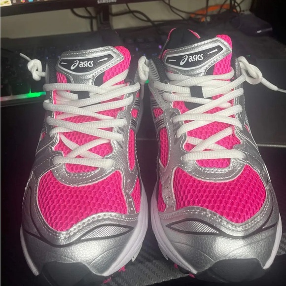 Pink asics gel-kayano 14